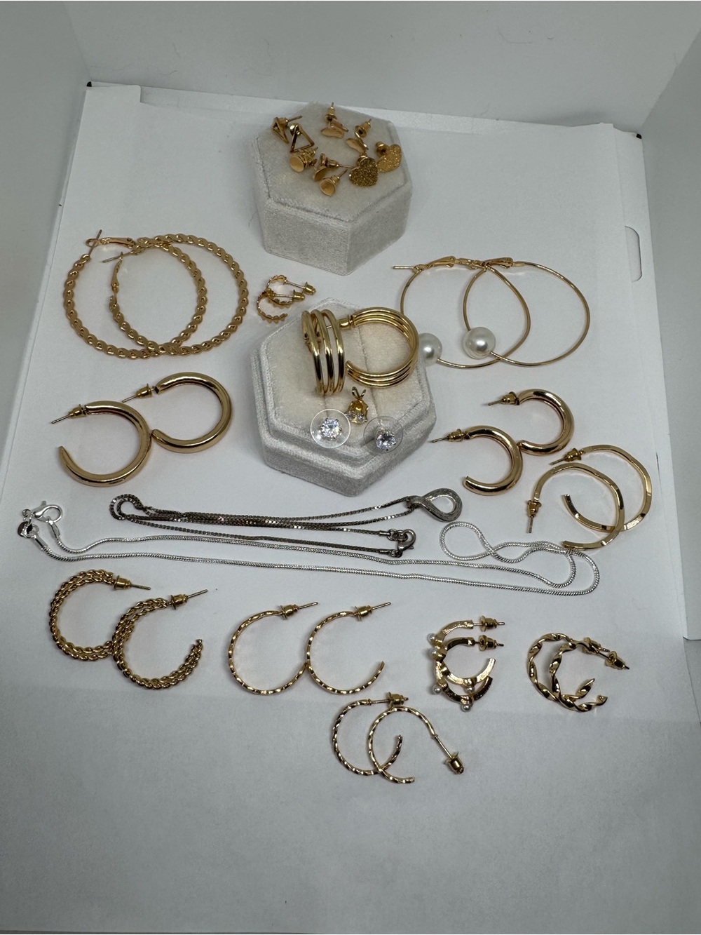 Fashion Jewelry Lot Earrings Necklaces Pendant Mixed Bundle 65 Grams